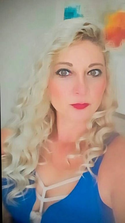 Camila Massagista Tântrica e Terapeuta Holística 