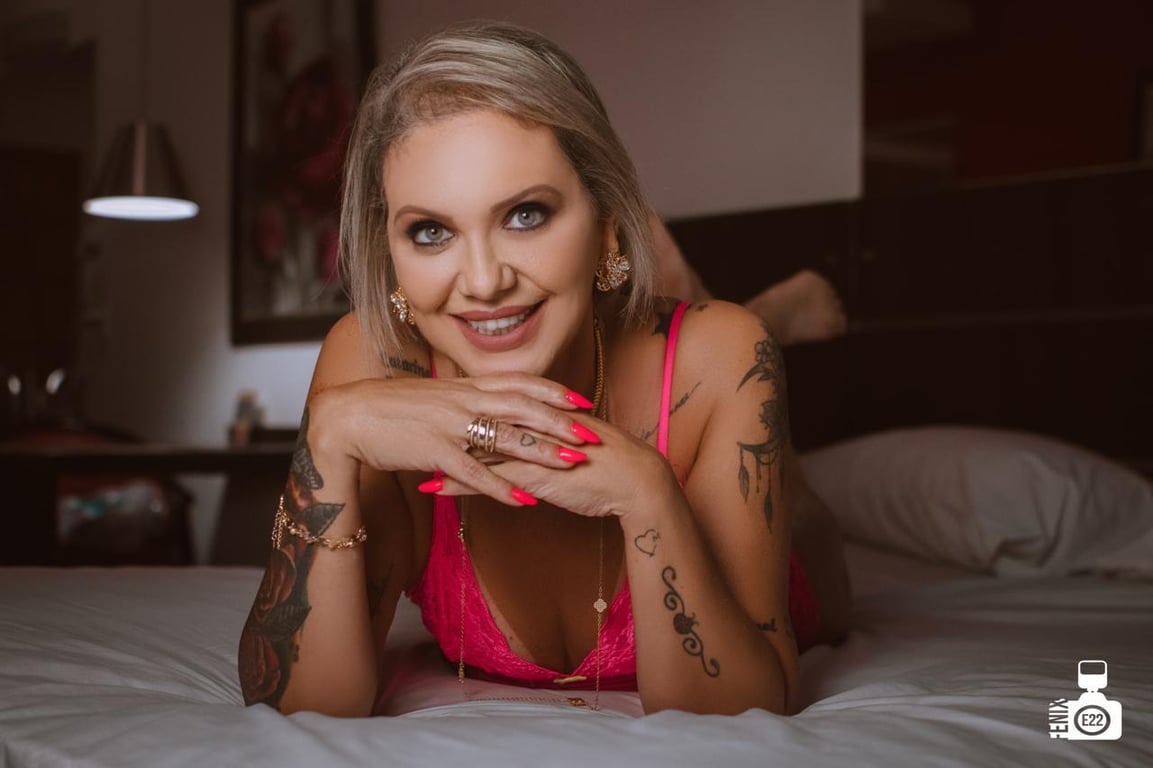 Mel Loira - Massagem com Dedinhos atrevidos e muito mais