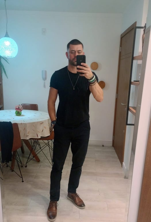 Eliéser Braz Massoterapeuta domiciliar Massagem