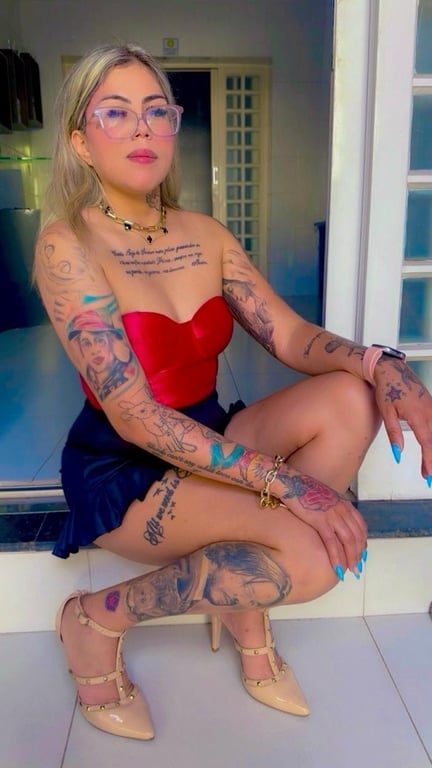 Alice Venha conhecer o prazer de estar em boas mãos Massagem