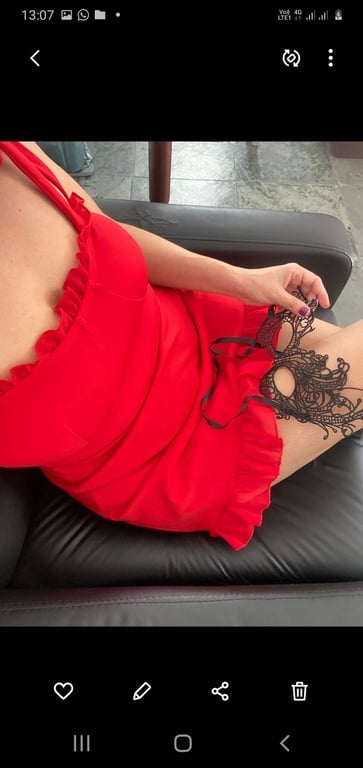 Terapeuta Simone - Nuru Tântrica,Vivência. Massagem nuru