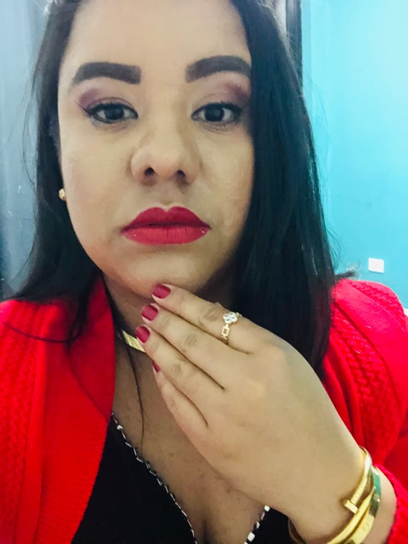 Rainha Esthefani - Mãos de fada Massagista