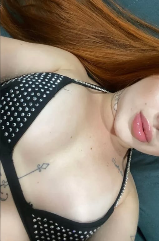 Lara Hill - Conexão, energia e entrega Massagem tântrica em