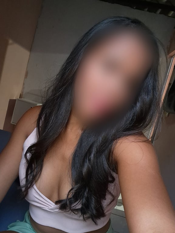 Lua Brandão Massoterapeuta Massagem tântrica em