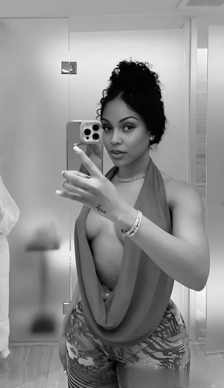 Jade - Pura, serena e preciosa. Assim será a sua massagem Massagem nuru