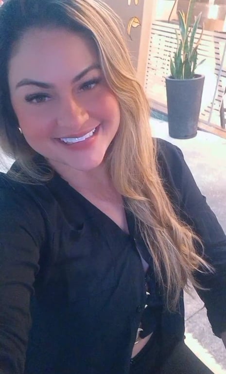 MASSOTERAPEUTA LARA TANTRA E NURU