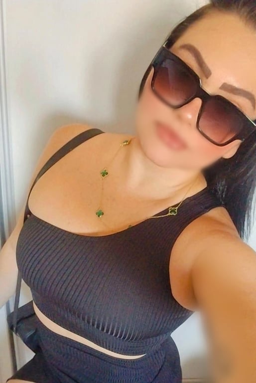 Giovanna Dantas, especialista em massagem Tântrica