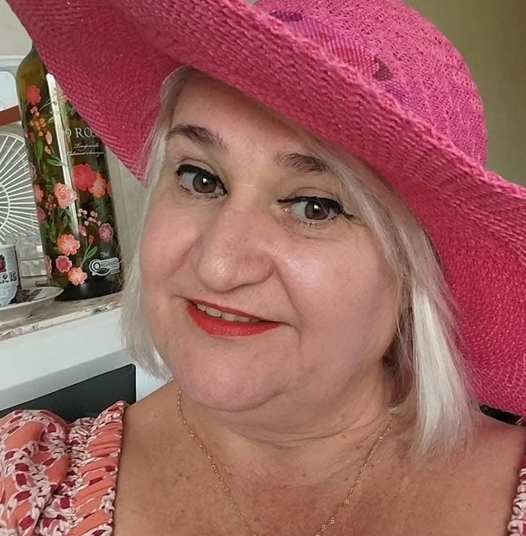 Olá Sou Yohana massagens relaxantes e sensuais 