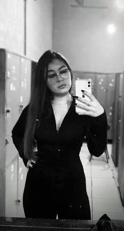 Andressa – Toque envolvente, massagem com prazer e discrição