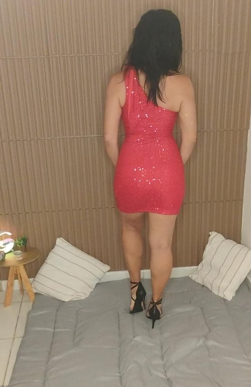 Olá, sou Vevê e trabalho com vários tipos de massagens. 