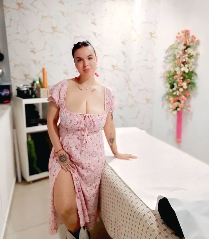 Alice Varisi - Massagem Tântrica Uberlândia Massagem sensual