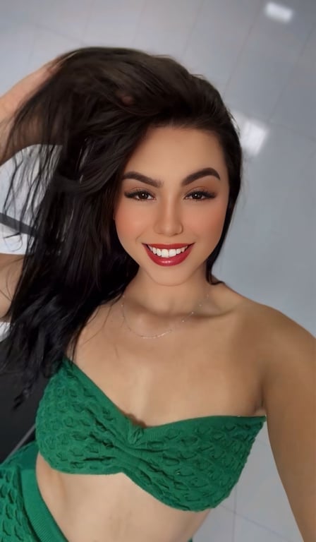 Beatriz • Massagem Relaxante e Nuru Toque com presença. Massagem tântrica