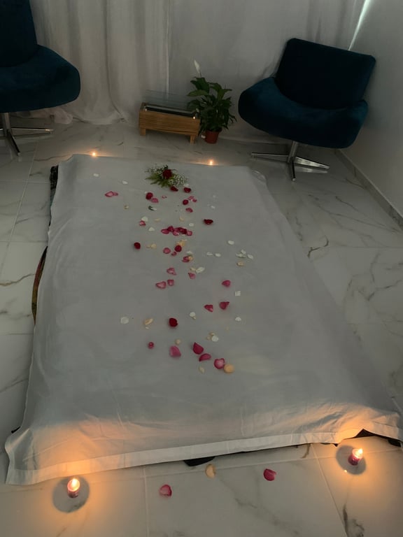 Massagem profissional e terapias integrativas Massagem tântrica em