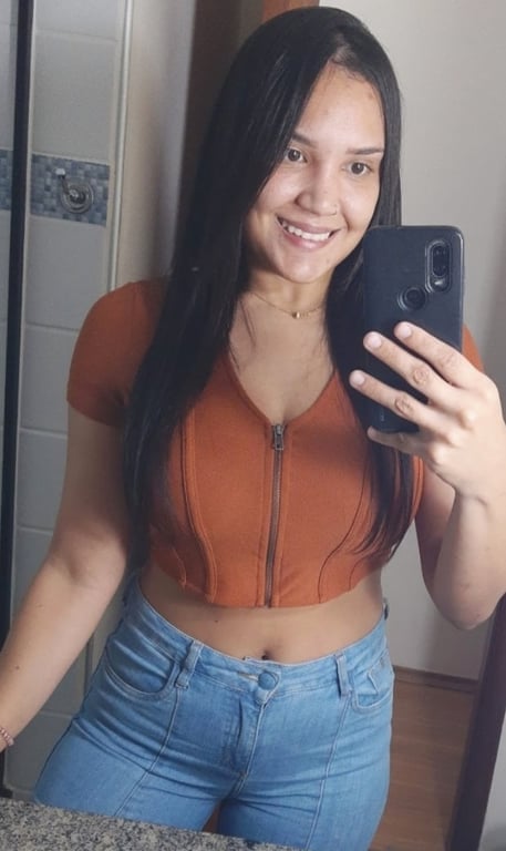 Uma bela massagista, e uma ótima companhia.