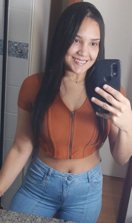 Uma bela massagista, e uma ótima companhia.