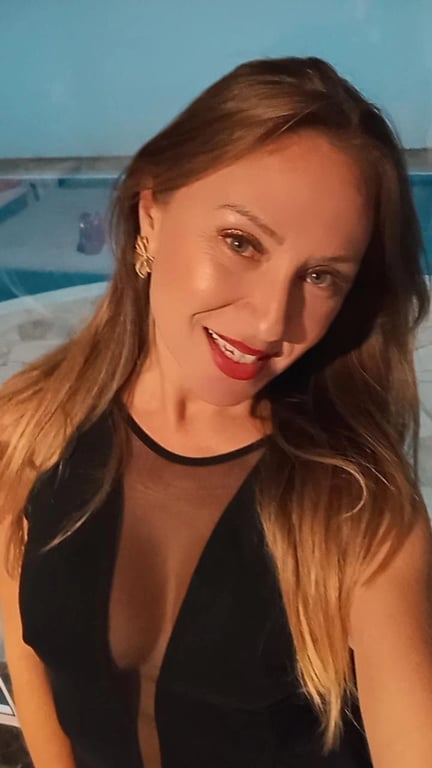 Terapeuta Shirley com seu próprio Studio Massagem nuru em