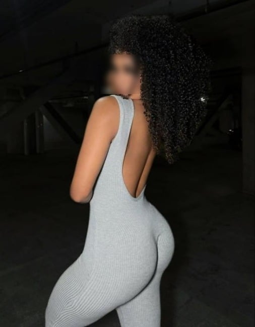 Vivian massoterapeuta Nuru completa