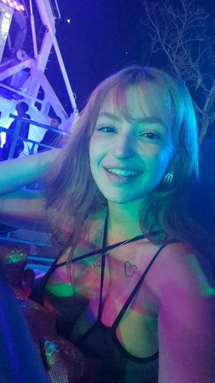 Kyara - Massagem erótica, deslizamentos corporais! Massagem nuru em