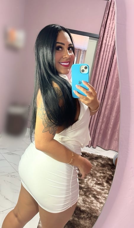 Ayla Ferraz - A sua felicidade pode estar mais perto do que imagina.