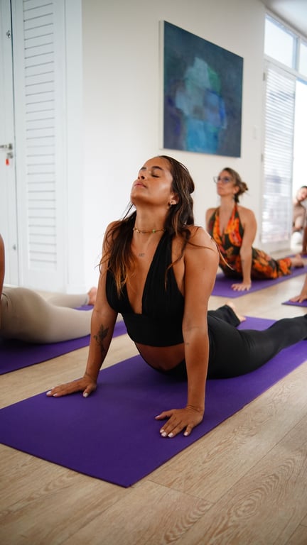 Terapeuta Elayne - Seu corpo merece ser tocado com respeito e presença