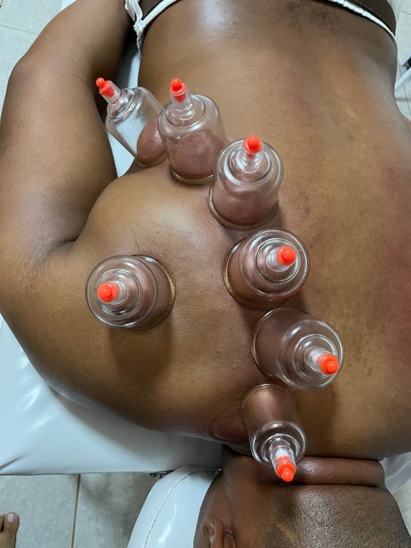 Beatriz Massoterapeuta e terapeuta Corporal. Massagem