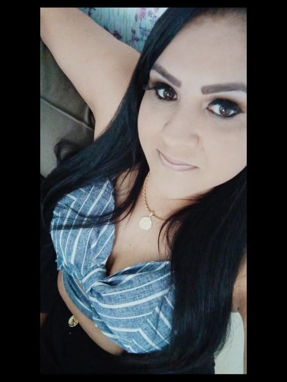 Lara Massoterapeuta profissional estou disponível hj até as 21 horas