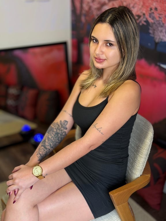 Sofia Massoterapeuta - Massagem Nuru Completa 