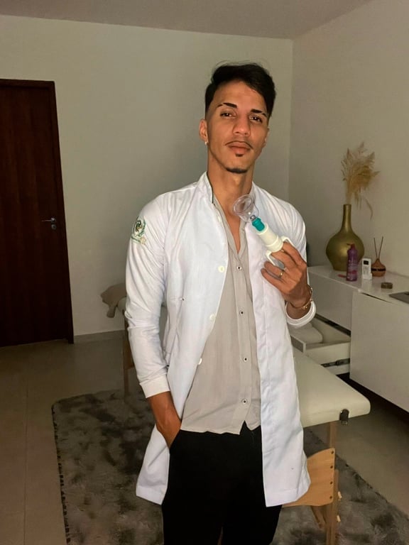 Leandro Tavares - Massoterapeuta