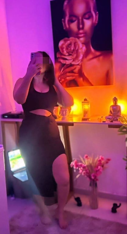 Karla - Massagem Terapêutica, Tântrica e Sensual 