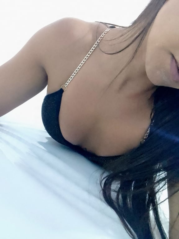 Bruna Alves Massoterapeuta completa 