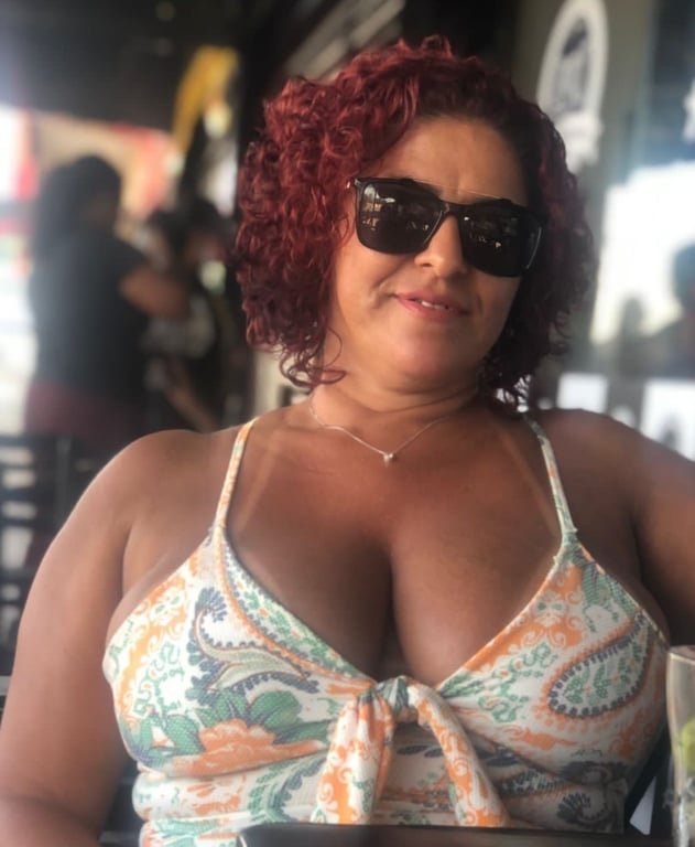 Sheila Massagista- Experiência nas modalidades relaxante e desportiva Massagem nuru em