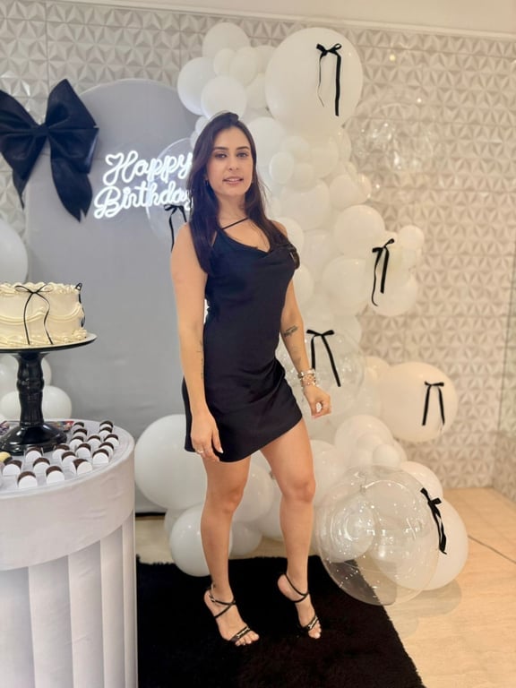 Yasmim Cortez - Massagista e terapeuta corporal. Massagem nuru