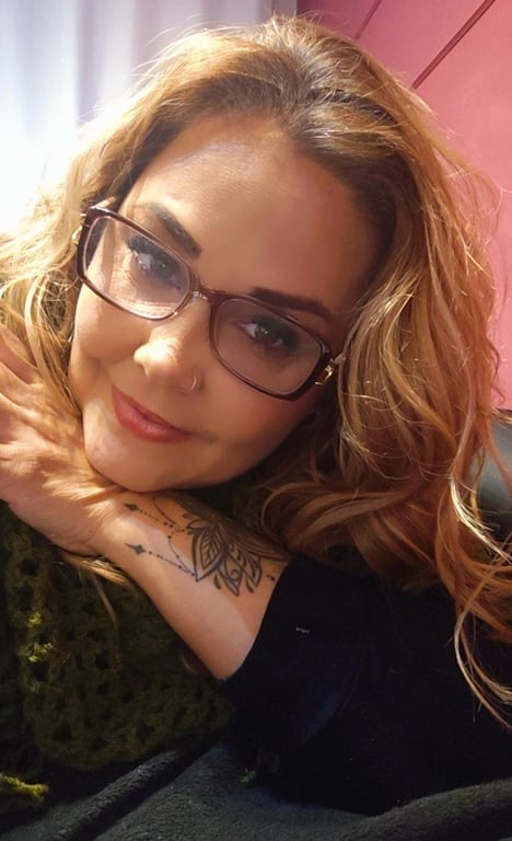 Júlia, Massoterapeuta, Sexóloga e Terapeuta 