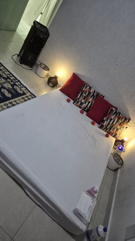 Kyara - Massagem erótica, deslizamentos corporais! Massagem nuru em