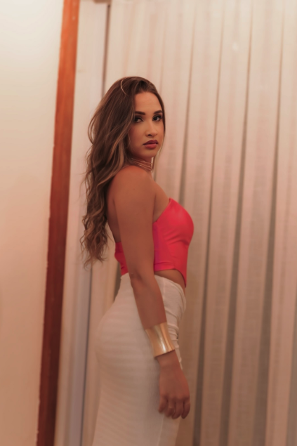 Fernanda Saanvi - Massagem Tântrica O Corpo é portal Massagem
