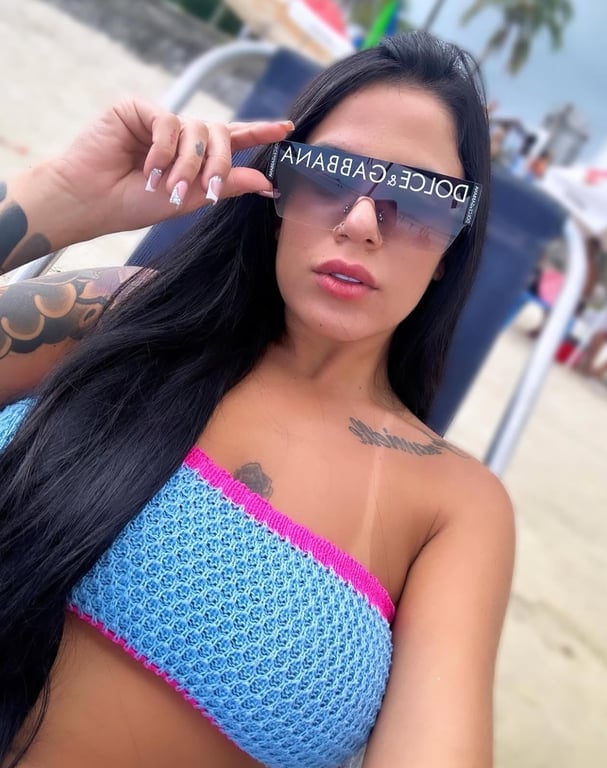 Mary, a tatuada. Massoterapeuta, simpática e sempre sorridente. Haha Massagem