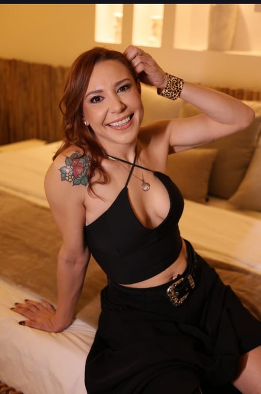 Prazer! Sou a Mari, vem fazer uma massagem comigo Massagem em