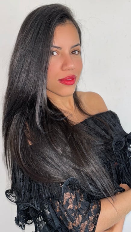 Terapeuta Nara/a melhor massagem tântrica,Nuru e vivências de CWB!