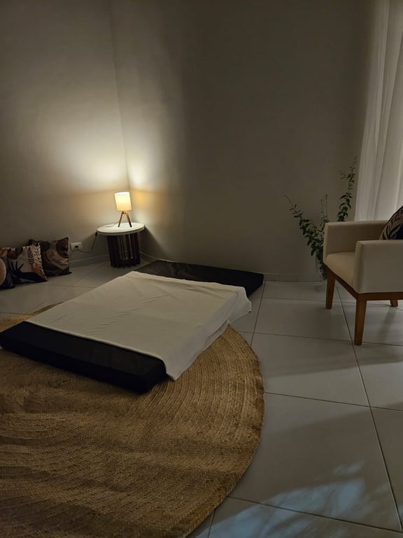 Meg Diniz - Intimidade Somática Massagem nuru