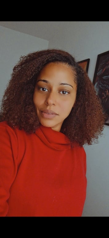 Lari - Terapeuta Zen Flow Tantric (Inglês fluente) Massagem sensual em