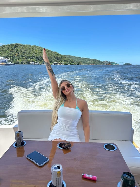 AURORA - Terapeuta tântrica - Perfil pessoal Massagem nuru em