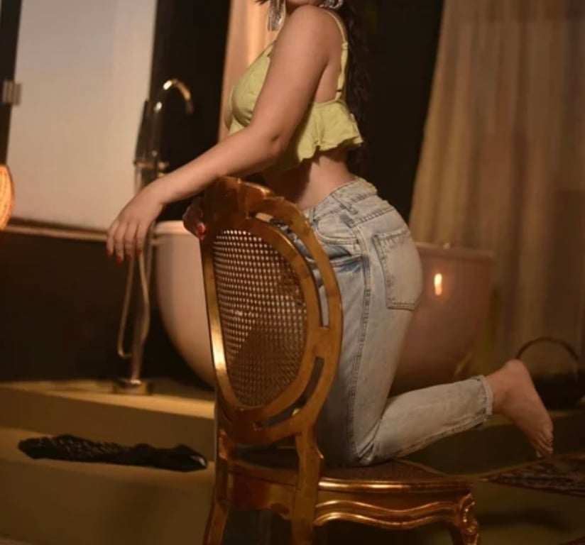 Julia Massagem