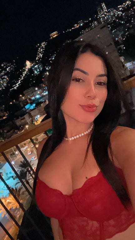 Bia Freitas - Massagens terapêuticas e sensuais 