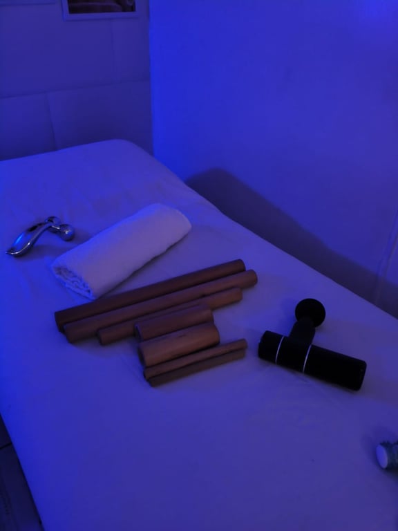 Terapeuta Cris Massagem terapêutica e relaxante Massagem sensual em