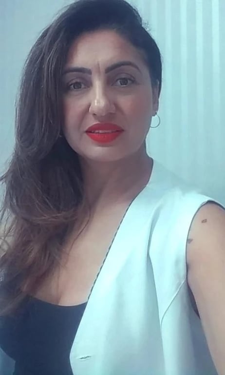 Marcela Massoterapeuta - Massagem Relaxante e Nuru Massagem
