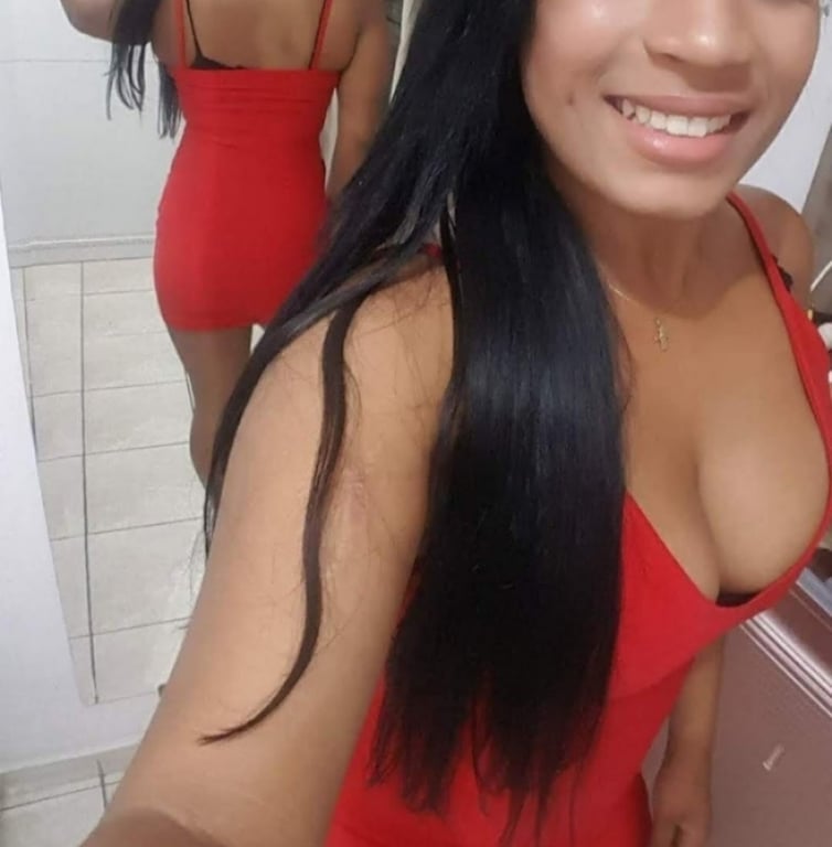 Larrisa Queiroz massagem nuru e relaxante Massagem nuru em