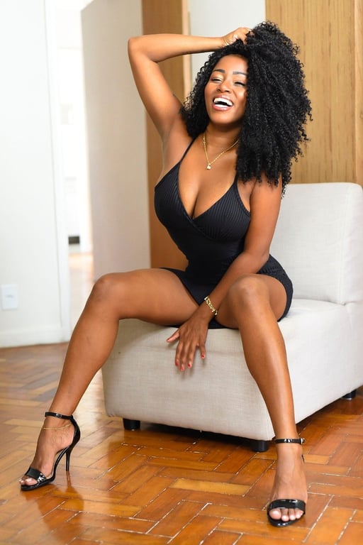 Mara massagista com local e externo Massagem nuru