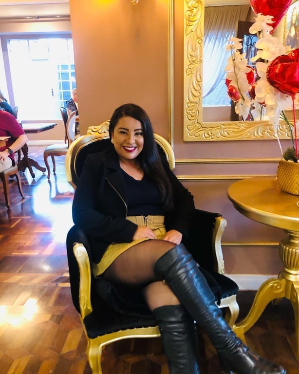 Rainha Esthefani - Mãos de fada (Massagem relaxante + lingam) Massagem nuru