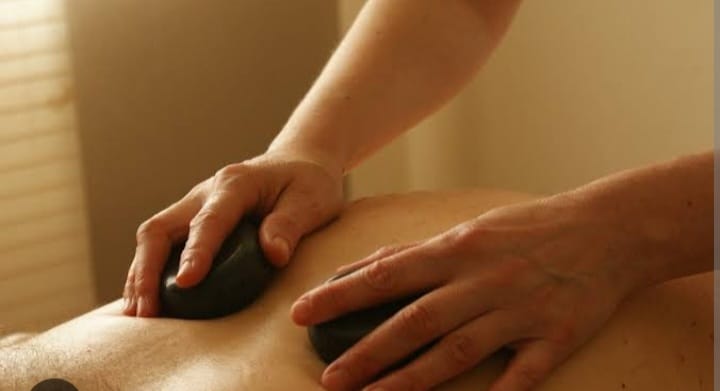 EXPLORANDO A SENSUALIDADE E O PRAZER JUNTOS Massagem