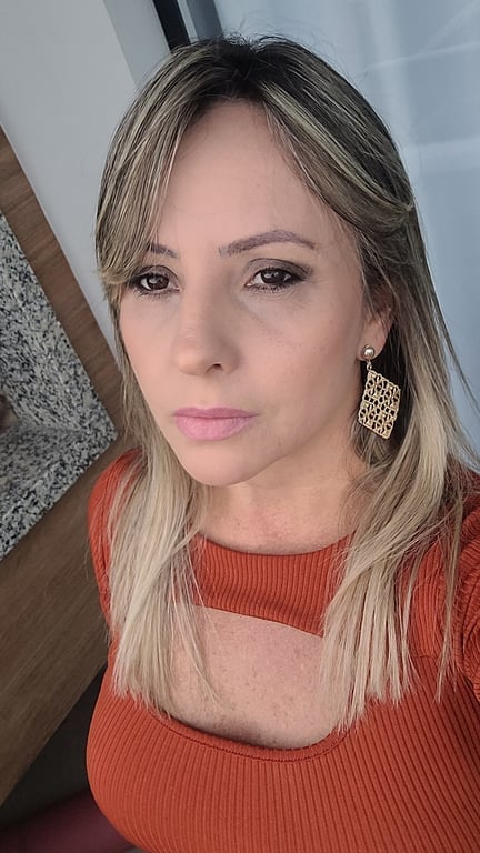 Adriana | Terapeuta | Massagem tântrica profissional 